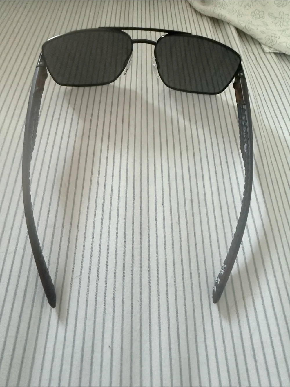 Foster Grant Classic Black Aviator-Style Sunglasses